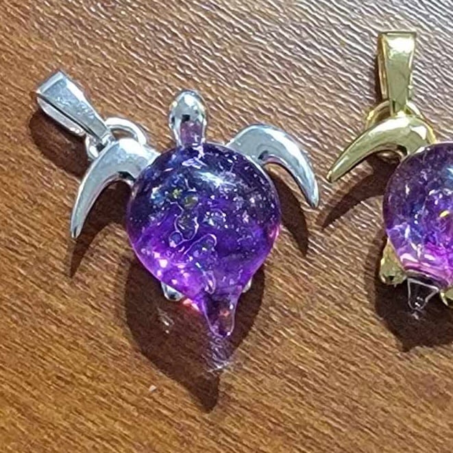 Special bright purple on silver